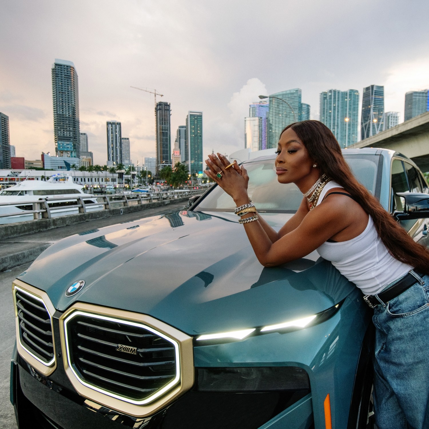 Naomi Campbell se convierte en cocreadora del lanzamiento del primer BMW XM